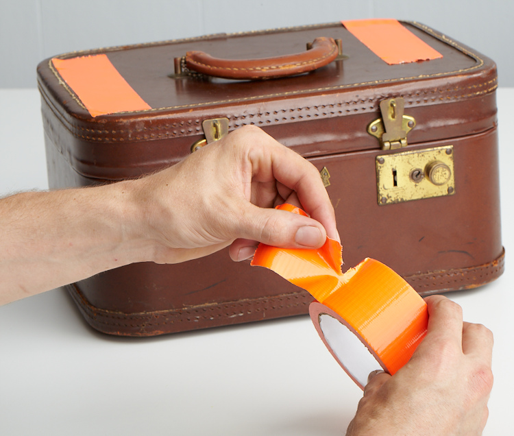 Tape_suitcase_05