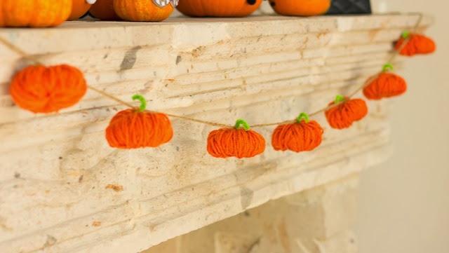 Halloween Crafts: Yarn Pumpkin Garland - 