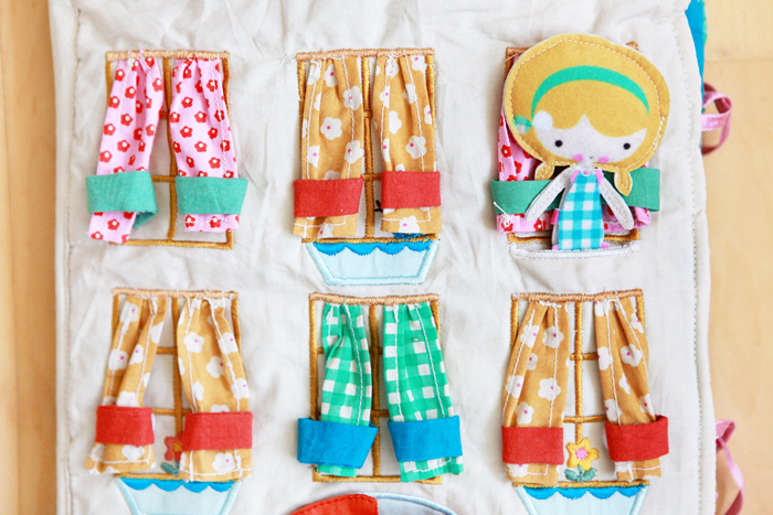 Carry home dollhouse online