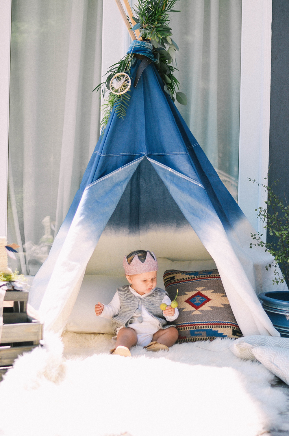 zeke-in-teepee